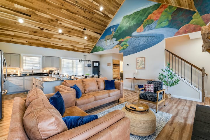 Wow Views | Covered Hot Tub | Family Friendly - Massanutten, VA