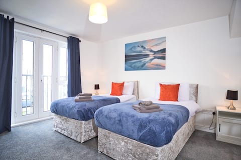 St Kats Mews 4 Bed FREE Parking