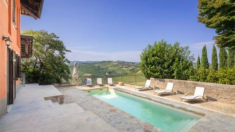 La Dimora delle Langhe – Pool and private vineyard