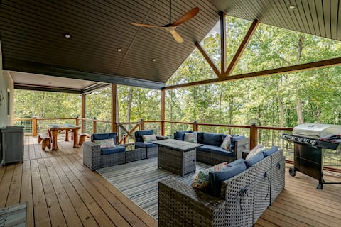 Porch-lovers paradise!
Sleeps 11-12