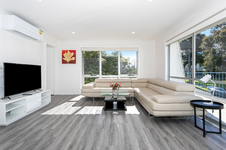 Large team or family’s oasis