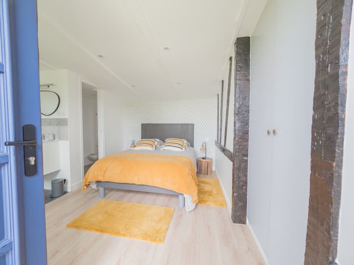 الاستوديو الأول بسرير مزدوج وحمام 