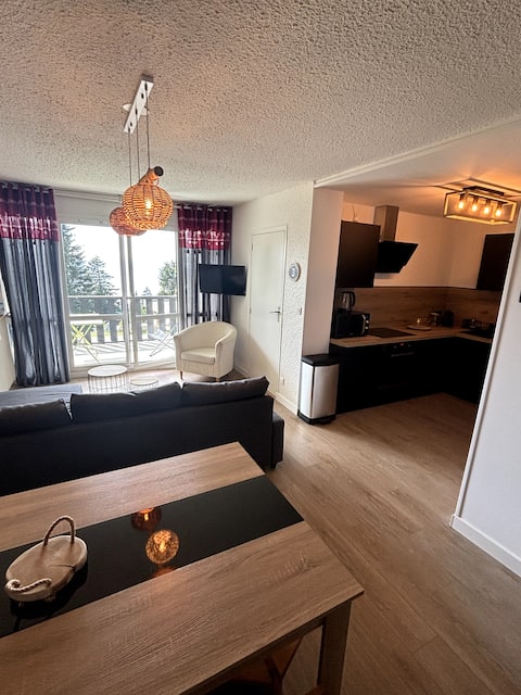 Top performing Airbnb: Cozy 55 m² 2 bedroom + sleeping area 3 room apartment in Chamrousse