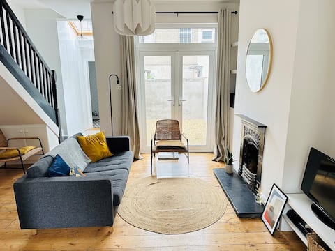 Popular Airbnb listing: Artisan house in Stoneybatter in Stoneybatter