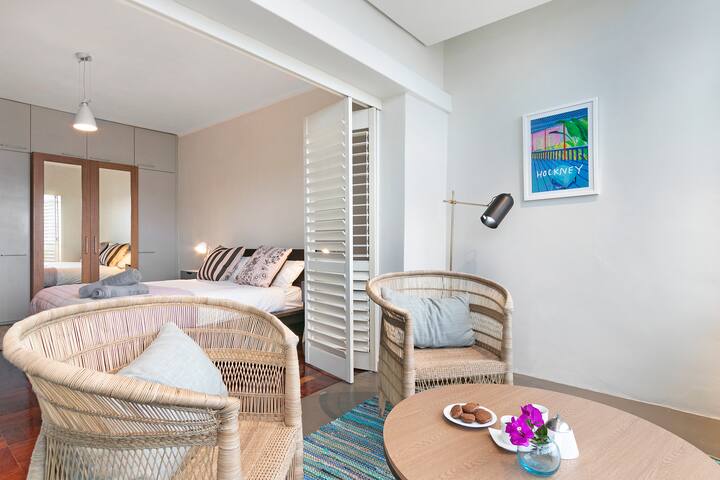Chic 2BR Apartment in Sea Point gallery image 2