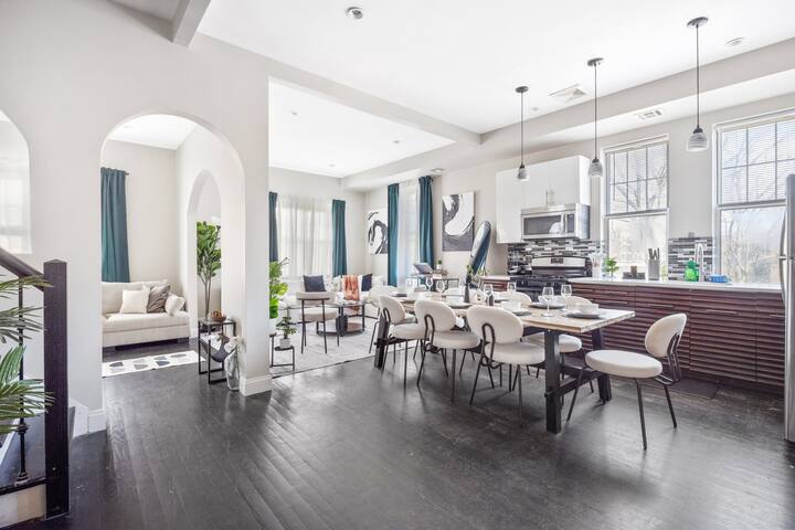 Biggest Duplex w/6BD in Bushwick for 16 Guests |AL gallery image 3