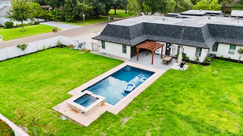 Luxurious Lake James Retreat w/ Pool & Game Room