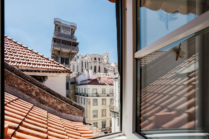 Elegant Santa Justa@ Unique Duplex stunning views gallery image 3