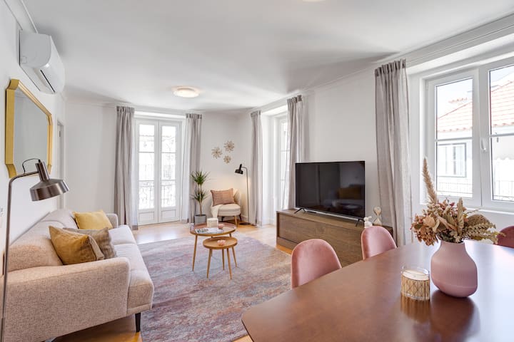 Elegant Santa Justa@ Unique Duplex stunning views