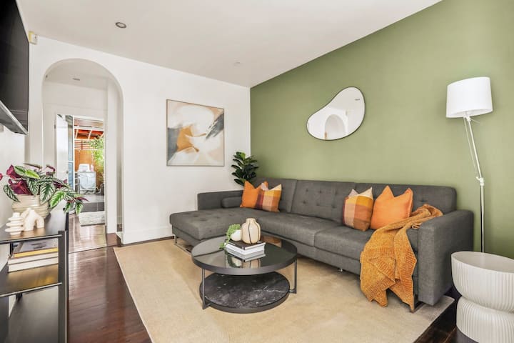 Well-located 3br House | Near To Darling Harbour - Manly