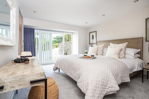 The Dog House with Hot Tub