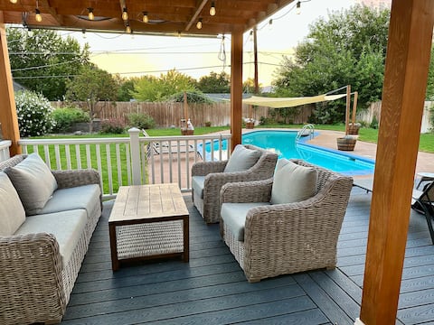 The Poolhouse
