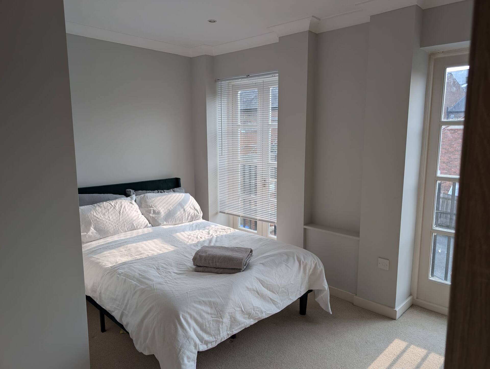 Rugby - Apartment - Sleeps 4 - Parking — photo 5