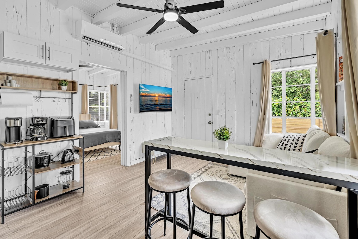 Top Airbnb: Riverfront Urban Serenity Manatee Wildlife! in Belle Meade West