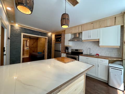 Successful Airbnb property: Beautiful loft in the heart of Old Quebec in La Cité Limoilou