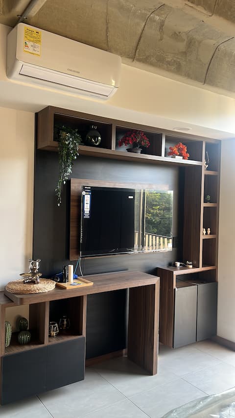 Top Airbnb: Exclusive and Luxurious Studio Apartment in Urbanización La Flora
