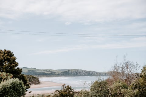 Catlins Hideaway • Forest & Ocean Views Sleeps 8