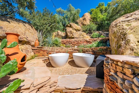 Waterfall Retreat, Outdoor Tubs, Views, Firepit