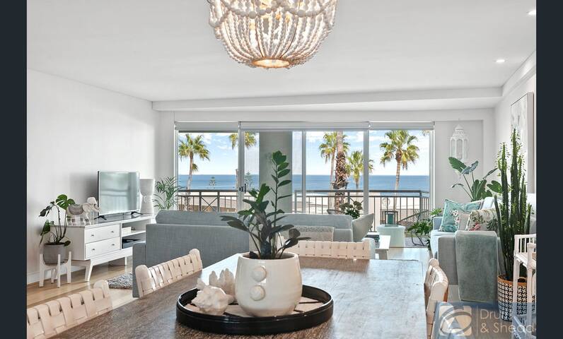 Beauty by the Beach gallery image 4