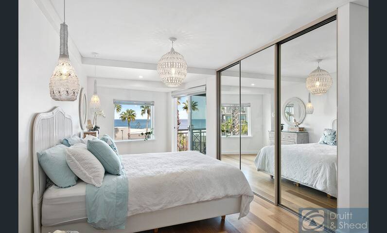 Beauty by the Beach gallery image 3