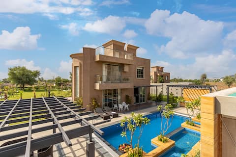 2 bhk villa | Pvt Pool | Hill View
