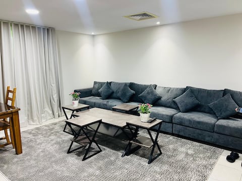 Al Huwailat Deluxe Apartment (B2)