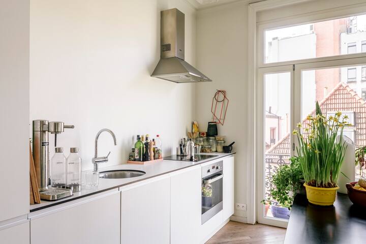 Lovely apartment in heart of Bxl gallery image 3