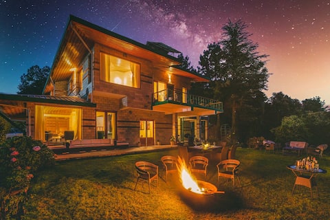 5BR Luxury Villa w/ Fireplace,BBQ & lawn in Chail