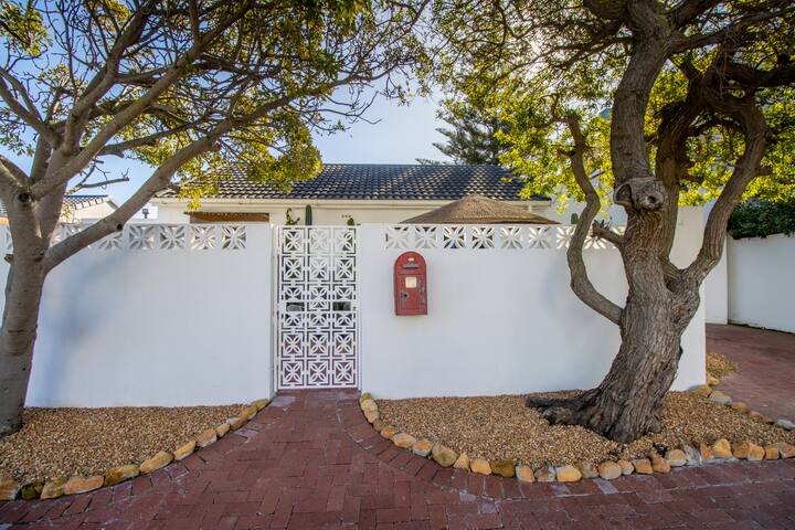 Indonesian charm where fun meets the sun! gallery image 2