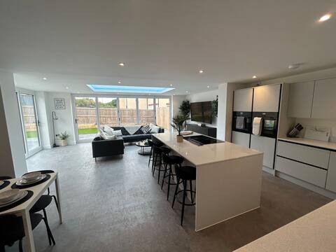 Luxury 4 bedroom house