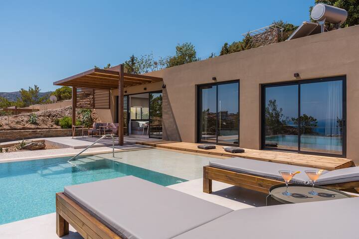 Sunlit Retreat 180° Seaview by etouri gallery image 4