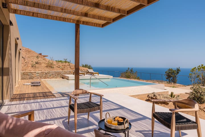 Sunlit Retreat 180° Seaview by etouri