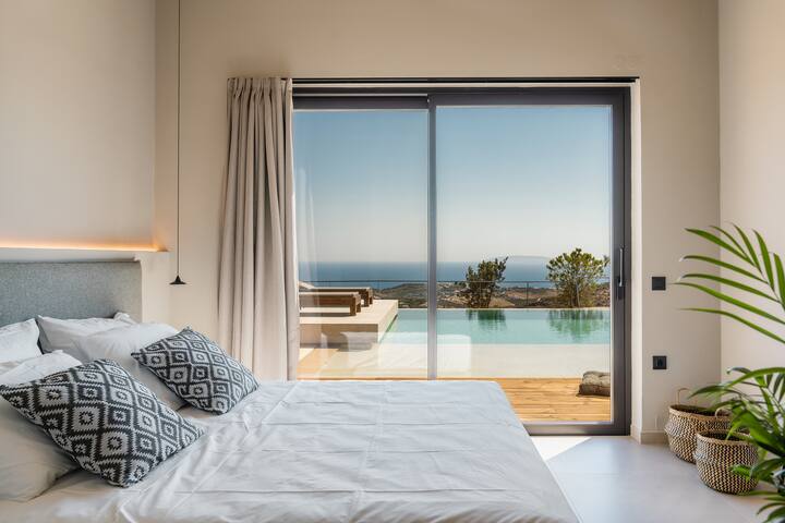 Sunlit Retreat 180° Seaview by etouri gallery image 3