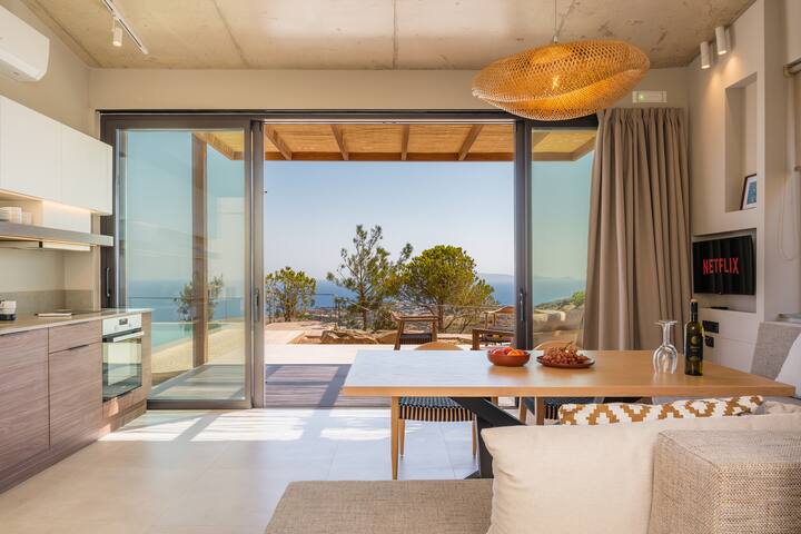 Sunlit Retreat 180° Seaview by etouri gallery image 5