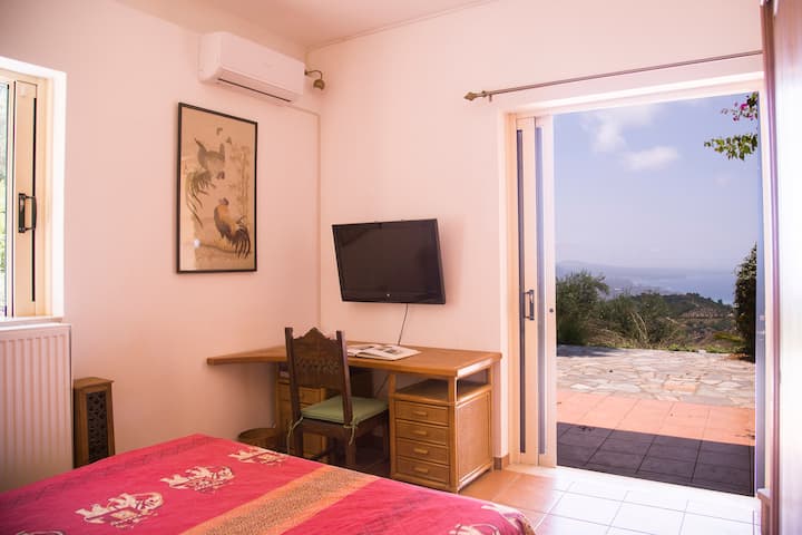 Quarto 1 com ótima vista, A/C e 1,50x2,00 m Cama
