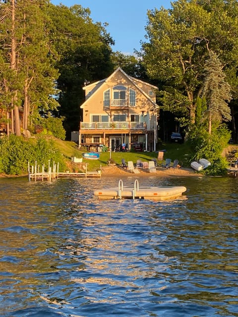 Lake Front Family Retreat