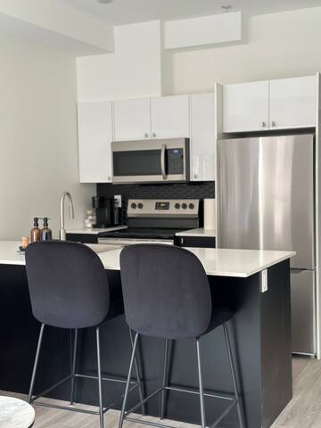 Marché Suite | The Aria Two Bed gallery image 2