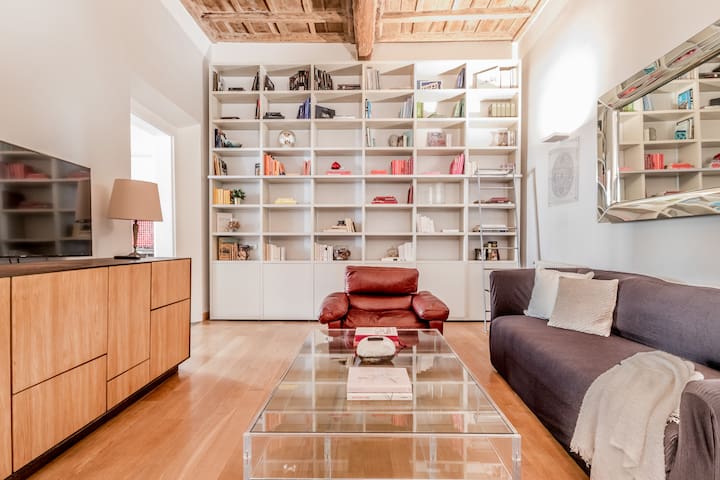 MyRentalInn – Prestigious Apartment Piazza Navona gallery image 2