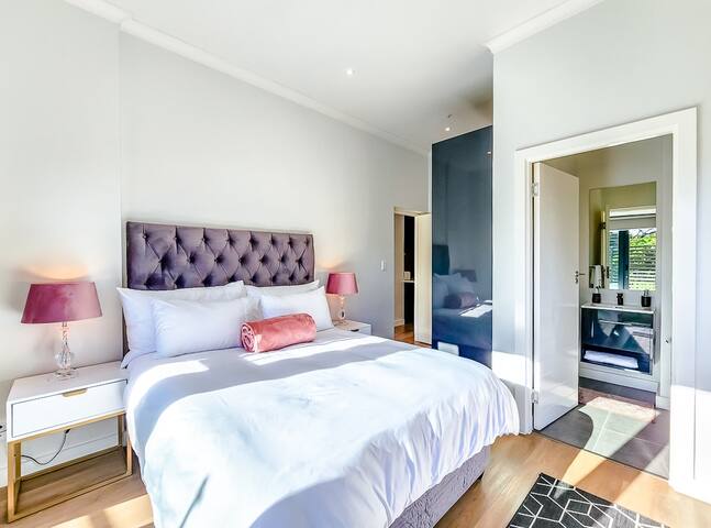 Newlands Peak – Elegance gallery image 4