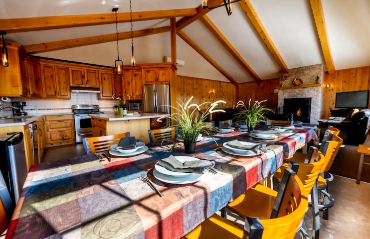 Chalets Lac à La Truite managed Airbnb listing 1