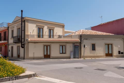 L'Angolo dei Mori - Milazzo Holiday Home