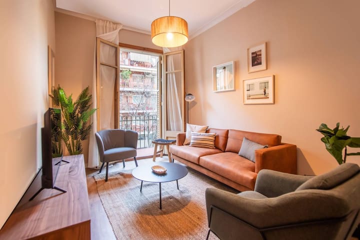 Cozy 3BR/2BA Apartment near Plaza de España