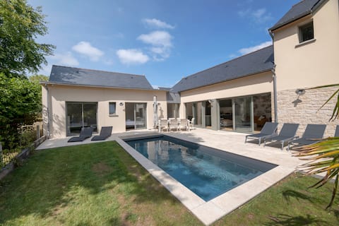 Small sandblasted feet