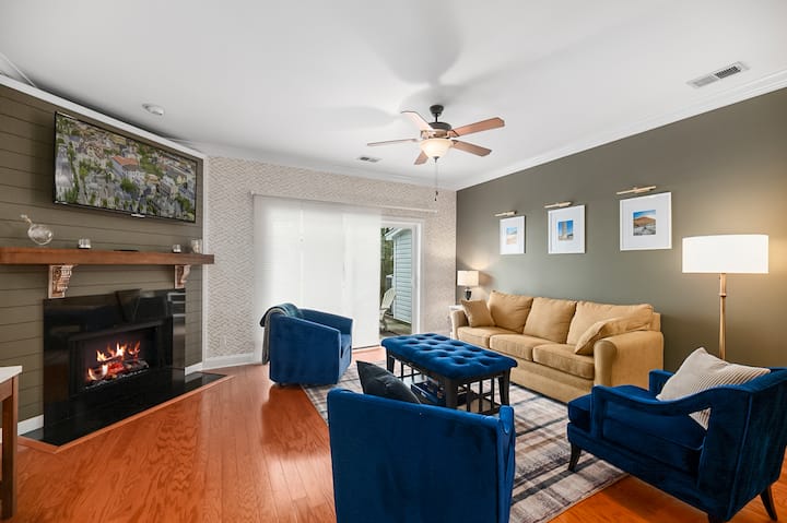 Near Downtown / Lake Access + Balcony - North Charleston, SC