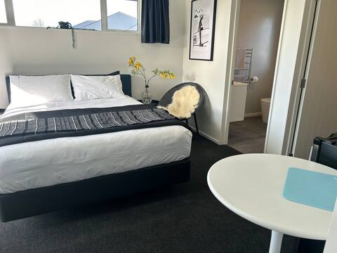 Cozy Stay! Own Bathroom. Own Entry.