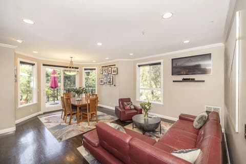 Modern Hidden Hideaway - Emerald Hills Gem