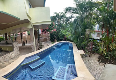 Casa Remy quiet private villa close to downtown