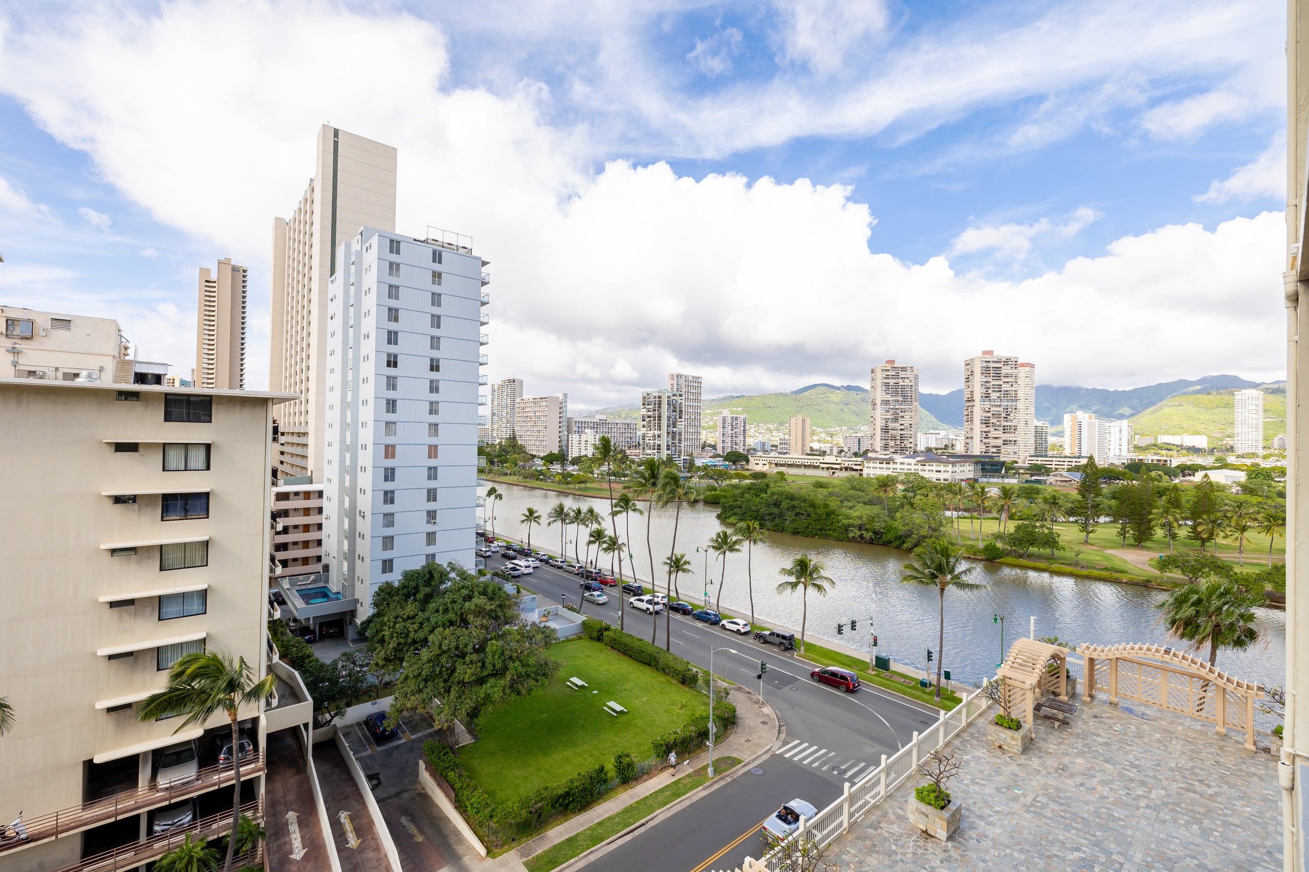 Condo in Honolulu · ★4.91 · Studio · 2 beds · 1 private bath - Image 21