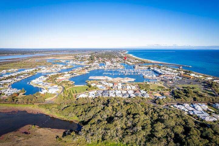 Relax to the Max – Pet Friendly Beach Retreat gallery image 3