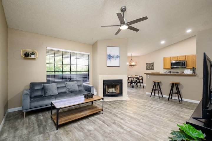 Quiet 2 Bed Condo W/ Pool & Spa - Mesa, AZ